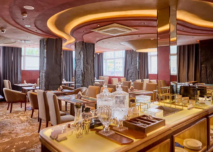 Kin Hotel Ly Tu Trong